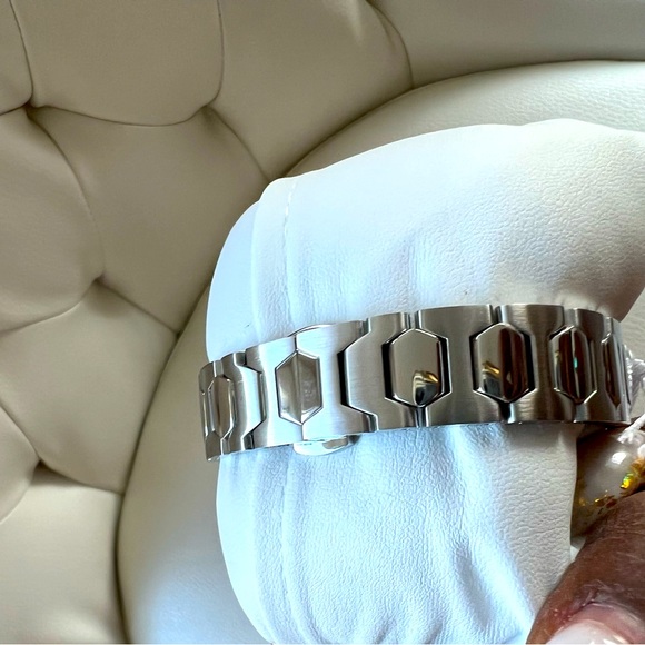 NWT Movado BOLD Silver Watch - Picture 8 of 10